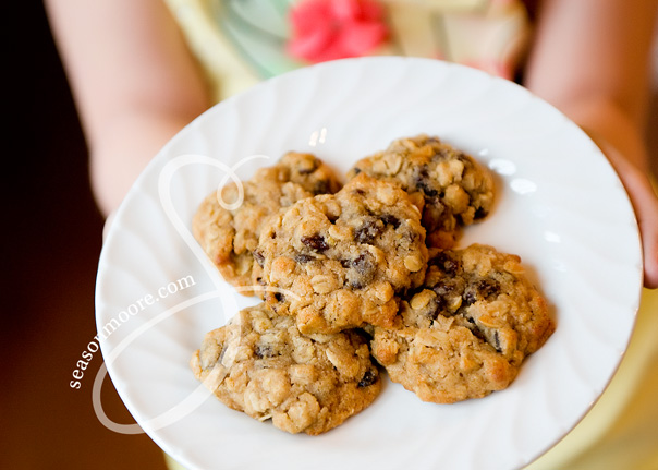 Gluten Free & Nutritious Oatmeal Raisin Cookies with Almond Flour 
