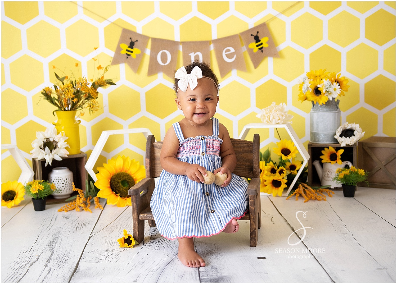 Honeybee and Sunflower Cake Smash! Season Moore Photography